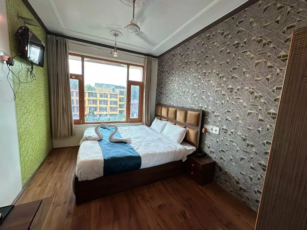 Bellmont Srinagar Deluxe room