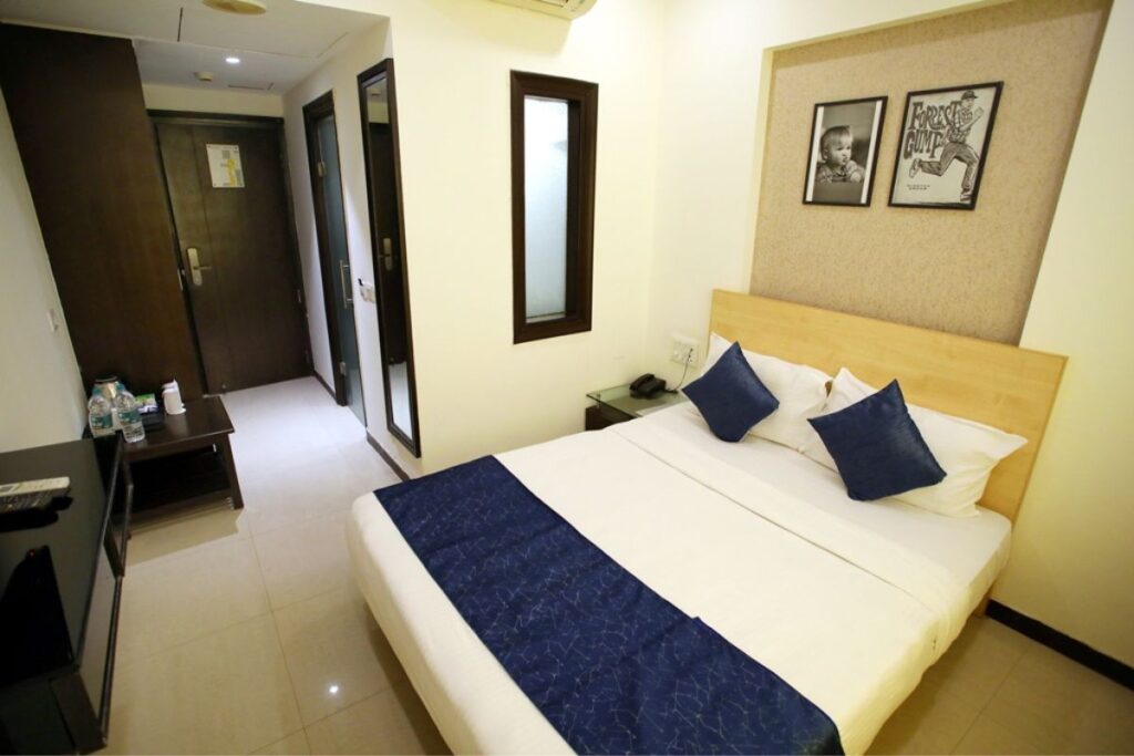 Bellmont Hotel Deluxe Room Noida | Best Hotel In Noida