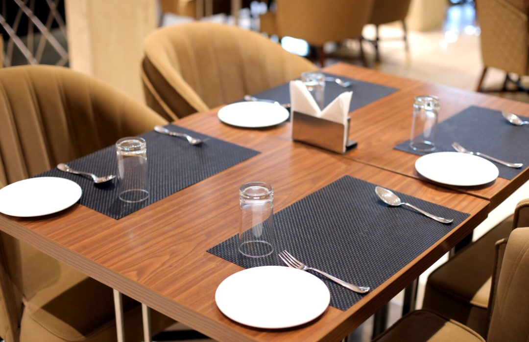 bellmont-hotel-dinning-table